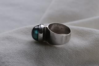 18k WG tourmaline ring photo